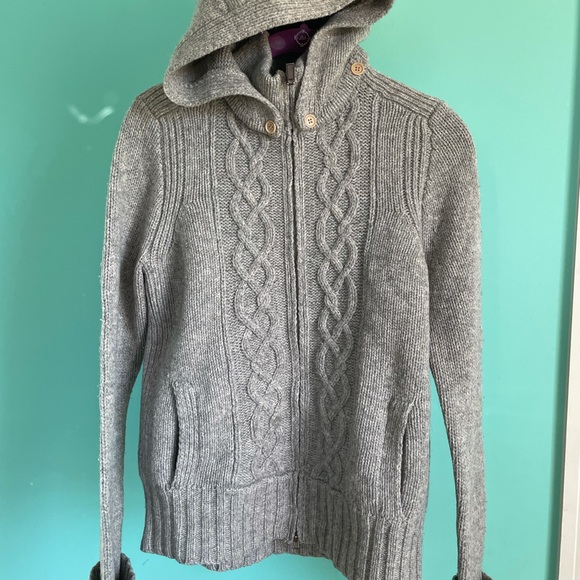 J Crew women’s wool sweater. Unzips from top & bottom, hood unbuttons. Pockets. - Picture 3 of 5
